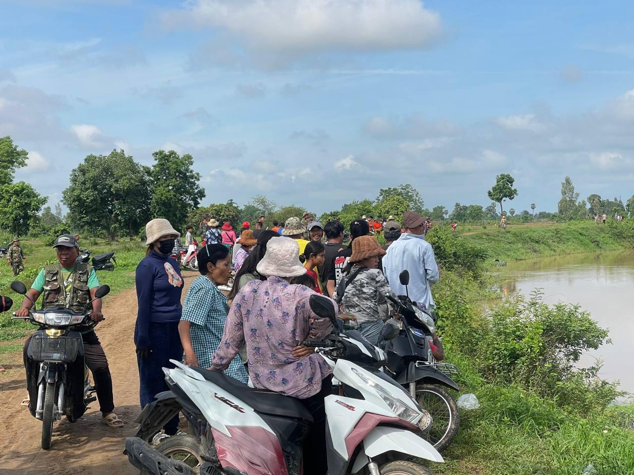យុវតី​ម្នាក់​ចុះ​លាងដៃ​មាត់​អូរ​រ​អឹ​ល​ជើង​ធ្លា.ក់​ចូល​ទឹក​បាត់​១​យប់ ទើប​រក​ឃើញ​ស.ព