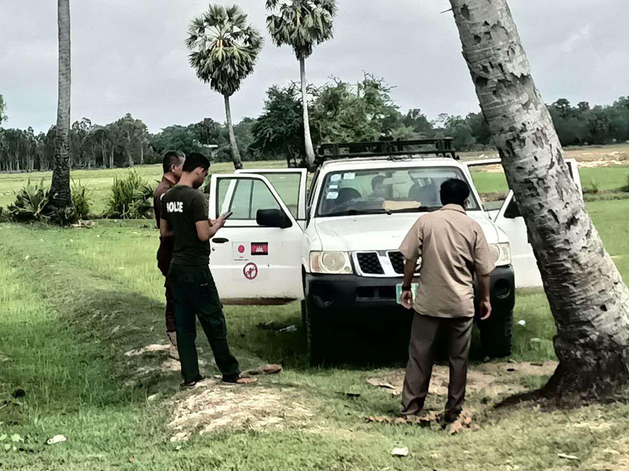 បុរស​ម្នាក់​ត្រាយព្រៃ​គុម្ព​ឫស្សី ដុត​ចំ​គ្រាប់​ផ្ទុះ​រង​របួសធ្ងន់ ផ្អើល​អ្នកស្រុក​ស្វាយ​ជ្រំ
