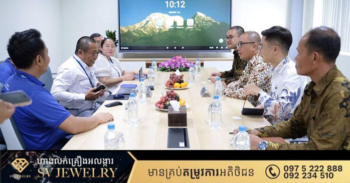 ឧស្សាហកម្មរថយន្តកម្ពុជា-ឥណ្ឌូណេស៊ី៖ ឯកអគ្គរដ្ឋទូតឥណ្ឌូណេស៊ី ជំរុញកិច្ចសហប្រតិបត្តិការពាណិជ្ជកម្ម និងស្វែងយល់សក្ដានុពលវិនិយោគ