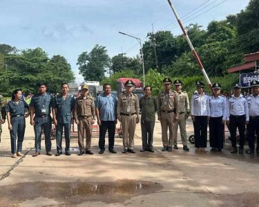 ច្រក​ទ្វារ​ព្រំដែន​អន្តរជាតិ​ចាំ​យាម​ខេត្ត​កោះ បន្ត​បិទ​មិន​ឲ្យ​នាំ​ចូល​បន្លែ និង​ផ្លែ​ឈើ​ពី​ប្រទេស​ថៃ