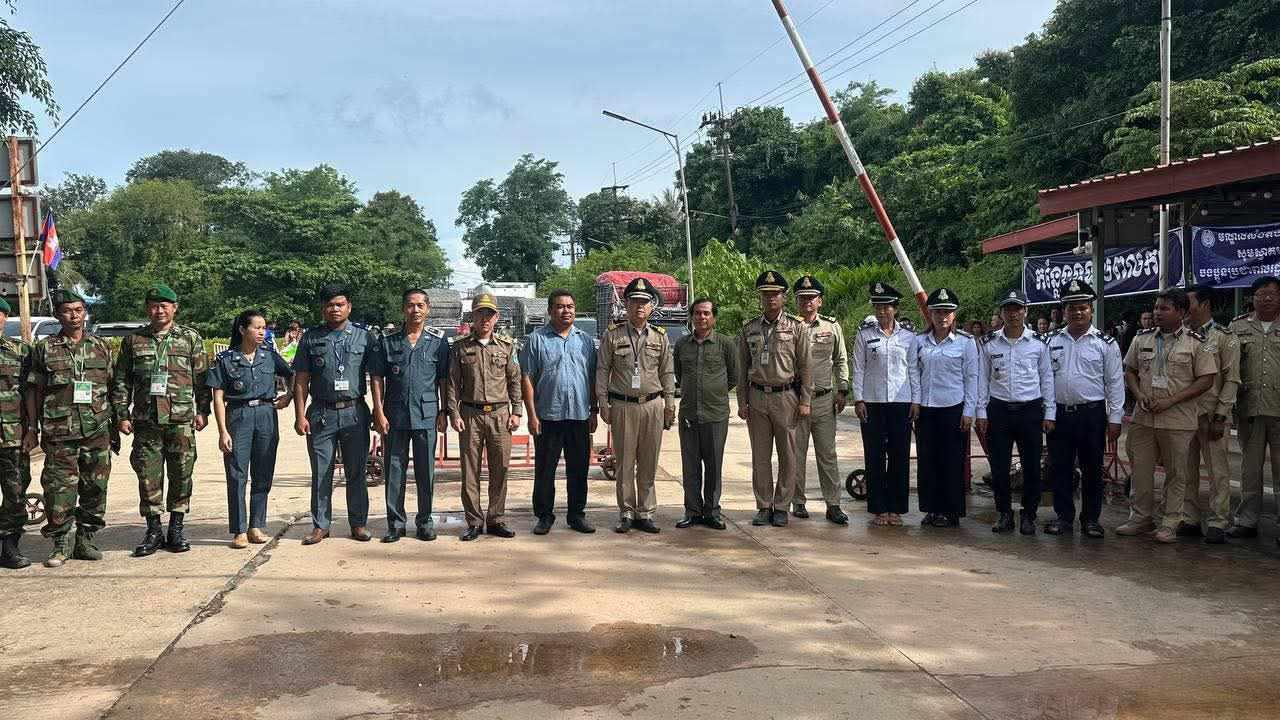 ច្រកចាំយាម ខេត្តកោះកុង៖ ការនាំចូលបន្លែ ផ្លែឈើពីថៃ បន្តបិទ រង់ចាំការបើកច្រកពេញម៉ោង