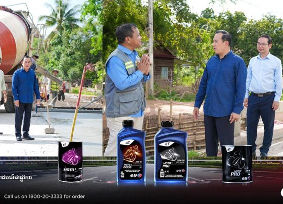 រដ្ឋមន្រ្តីក្រសួងទេសចរណ៍ ចុះពិនិត្យស្ថានភាពជាក់ស្តែង ផ្លូវមួយខ្សែប្រវែង ១៥ គីឡូម៉ែត្រ ដែលតភ្ជាប់ពីផ្លូវជាតិលេខ៦ ដល់តំបន់ទេសចរណ៍កំពង់ភ្លុក បឹងទន្លេសាប