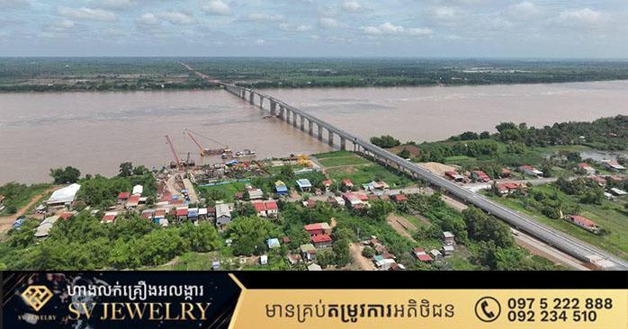 វឌ្ឍនភាពស្ពានឆ្លងទន្លេមេគង្គខេត្តក្រចេះ៖ សម្រេចបាន ៧០,១០% ត្រៀមបើកបណ្តោះអាសន្នសម្រាប់បុណ្យភ្ជុំបិណ្ឌ ២០២៥