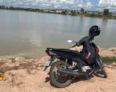 គ្រូពេទ្យ​វ័យក្មេង​ម្នាក់ បាត់​ពី​ផ្ទះ​៣​ថ្ងៃ ឃើញ​ម៉ូតូ​នៅ​មាត់​រណ្តៅ​ដី​ចាស់ ប៉ុន្តែពុំ​ដឹងស្លា.ប់​ឬ​រស់