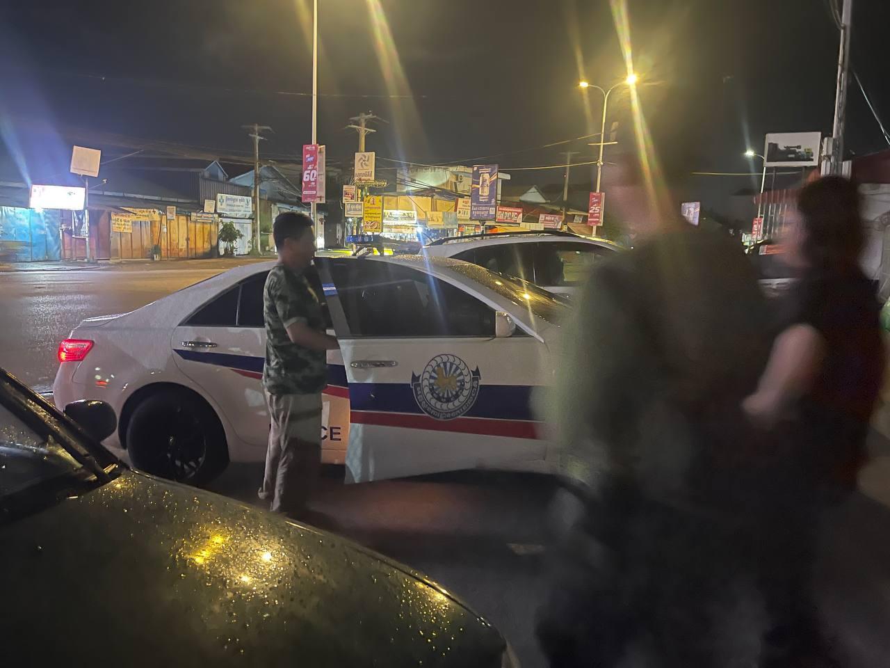 ជម្លោះប៉ូលិស: គ្រោះថ្នាក់ចរាចរណ៍ឡានបុកគ្នា នៅភ្នំពេញ ផ្ទុះការប្រកែករវាងប៉ូលិសចរាចរណ៍ និងភាគីអះអាងជាប៉ូលិសព្រហ្មទណ្ឌ រឿងវាស់ជាតិអាល់កុល