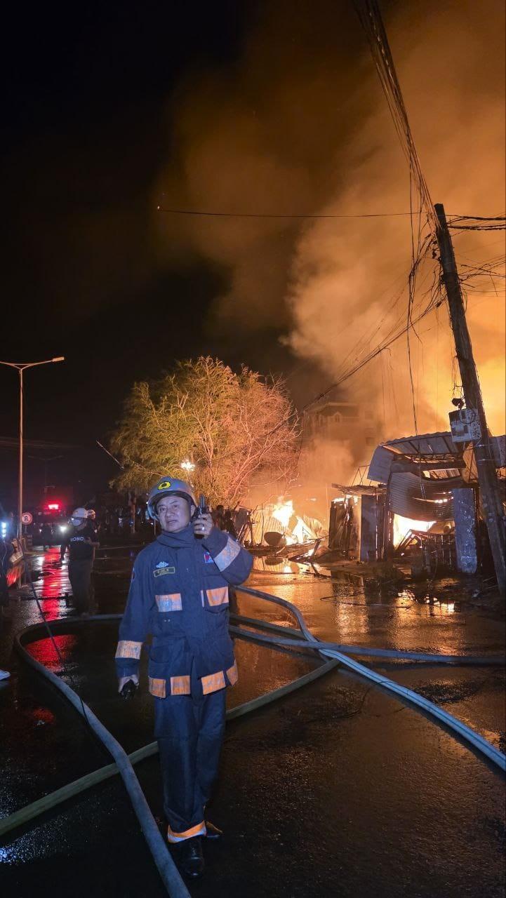 អគ្គិភ័យយប់មិញនៅសង្កាត់ភ្នំពេញថ្មី ឆេះរាលដាលផ្ទះជិតខាង៨ខ្នង