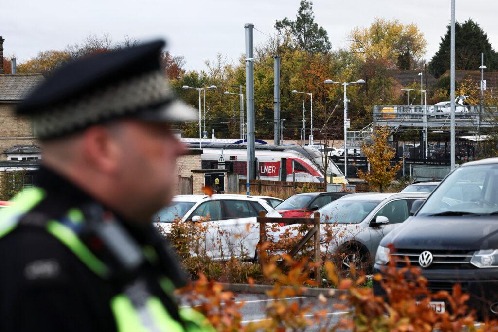 អង់គ្លេស​ពង្រឹង​សន្តិសុខ​លើ​រថភ្លើង​និង​ស្ថានីយ៍ ក្រោយ​ហេតុការណ៍​ចាក់​ប្រហារ​ដ៏​តក់ស្លុត