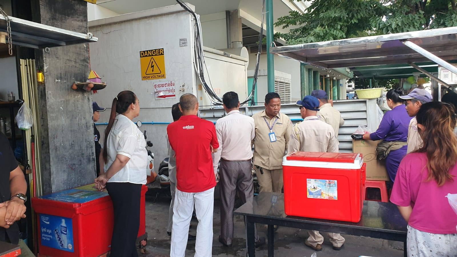 ខណ្ឌដូនពេញ ចុះរៀបចំសណ្ដាប់ធ្នាប់ ចិញ្ចើមផ្លូវ ទុក១/៣ សម្រាប់ថ្មើរជើង ដើម្បីសោភណភាព និងសម្រួលចរាចរណ៍