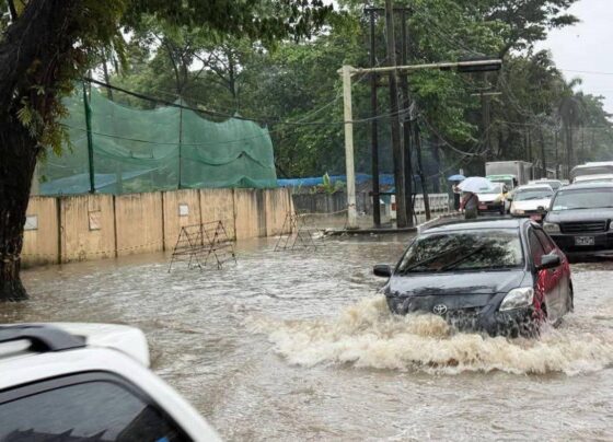 ភ្លៀងធ្លាក់ខ្លាំងបង្កជាទឹកជំនន់នៅទូទាំងរដ្ឋធានីរបស់ប្រទេសមីយ៉ាន់ម៉ា