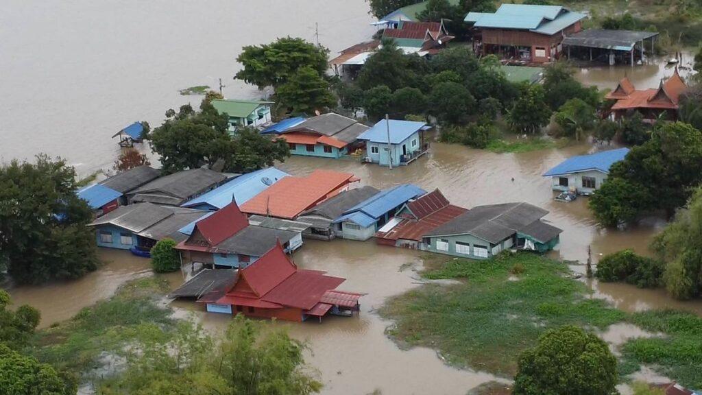 ទឹកជំនន់​មហន្តរាយ​នៅ​អាយុធ្យា៖ ស្លាប់​២០​នាក់ ខូចខាត​ធ្ងន់ធ្ងរ និង​ពលរដ្ឋ​រាប់ម៉ឺន​រងគ្រោះ