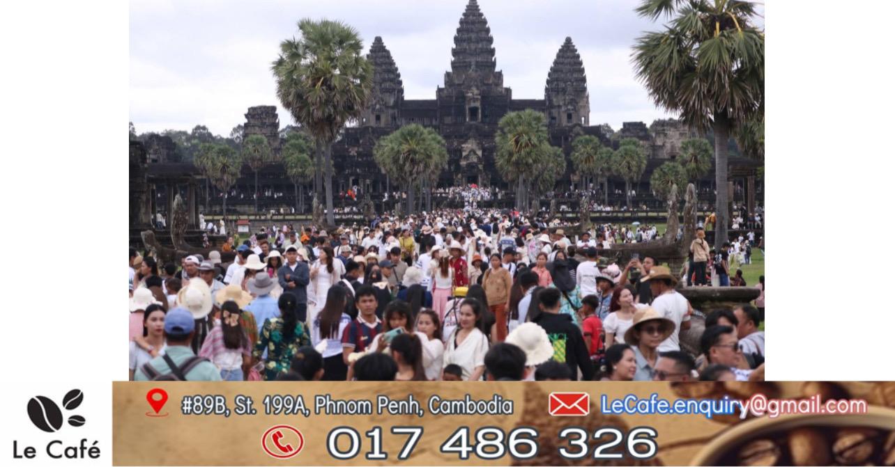 ភ្ញៀវទេសចរជិត ៤០ម៉ឺននាក់ សម្រុកទៅសៀមរាប កម្សាន្តបុណ្យអុំទូក ៣ថ្ងៃ!