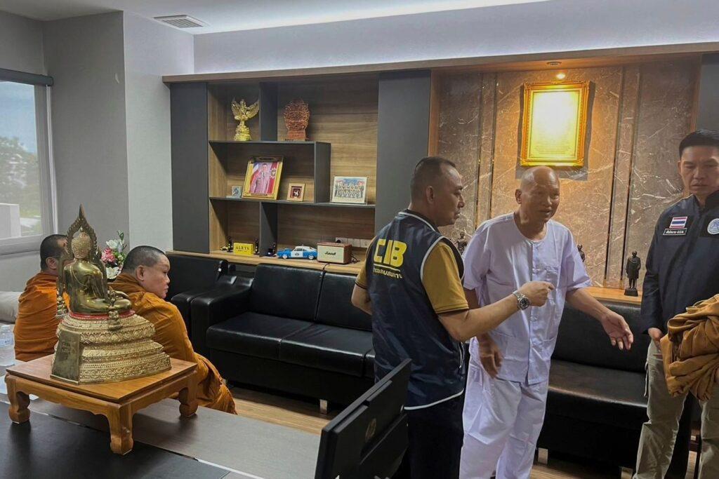 រឿងអាស្រូវពុករលួយវត្តប្រាបាតណាំភូ៖ ថៃរឹបអូសទ្រព្យជាង១០ពាន់លានបាត!