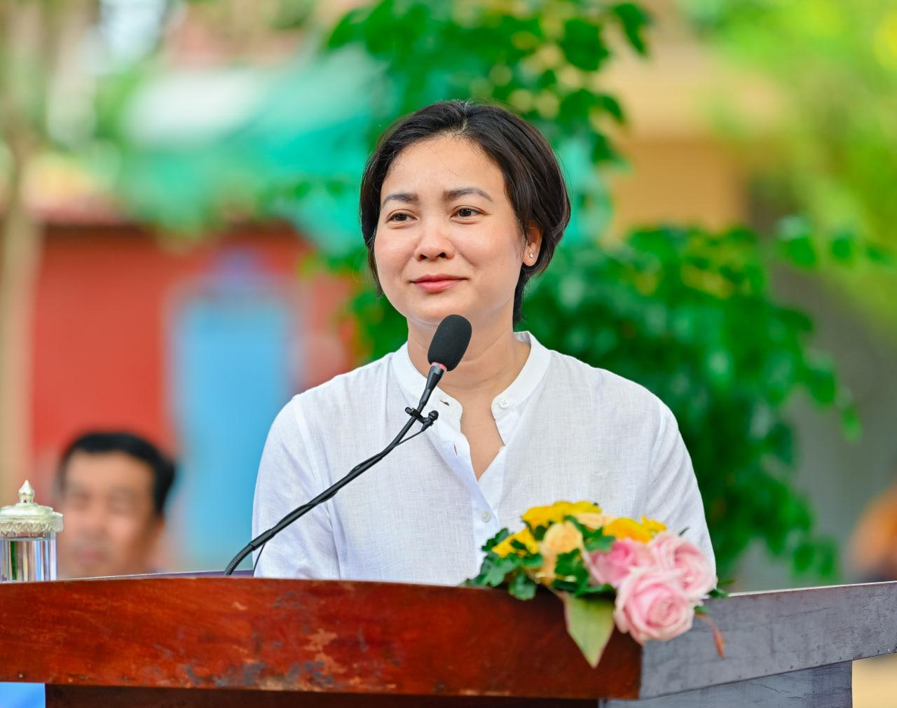 ធនាគារជាតិផ្តល់អគារបន្ទប់ទឹកស្អាត និងជួយគ្រួសារខ្វះខាតនៅខេត្តកំពង់ធំ