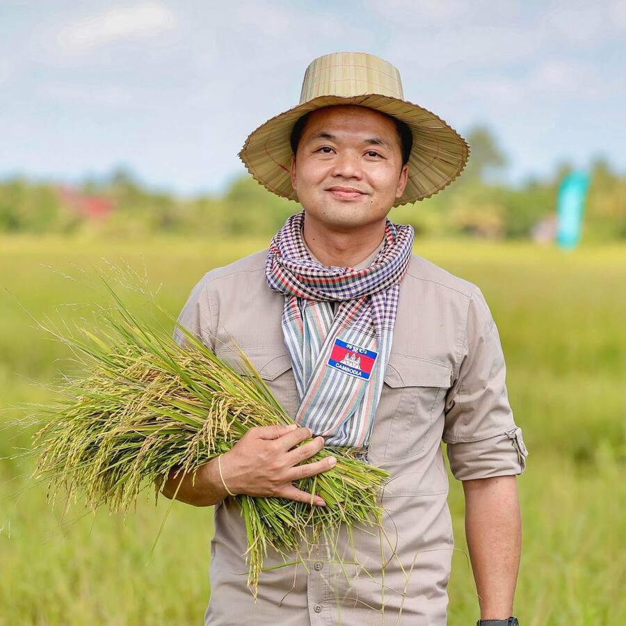 ដំណឹងល្អ! ស្រូវកសិករ ១៤,០០០តោន នឹងត្រូវប្រមូលទិញបន្ថែមថ្ងៃស្អែក ក្រោយរាជរដ្ឋាភិបាលបញ្ចេញកញ្ចប់ថវិកា ៤០លានដុល្លារ!