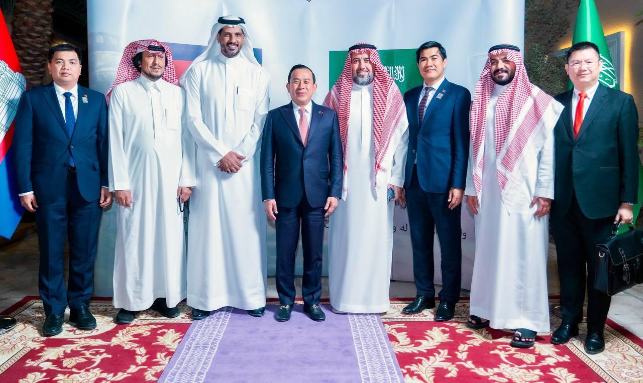 ក្រុមប្រឹក្សាធុរកិច្ចអារ៉ាប៊ីសាអូឌីត-កម្ពុជា កំពុងស្វែងយល់ឱកាសទេសចរណ៍ និងវិនិយោគនៅកម្ពុជាយ៉ាងស៊ីជម្រៅ!