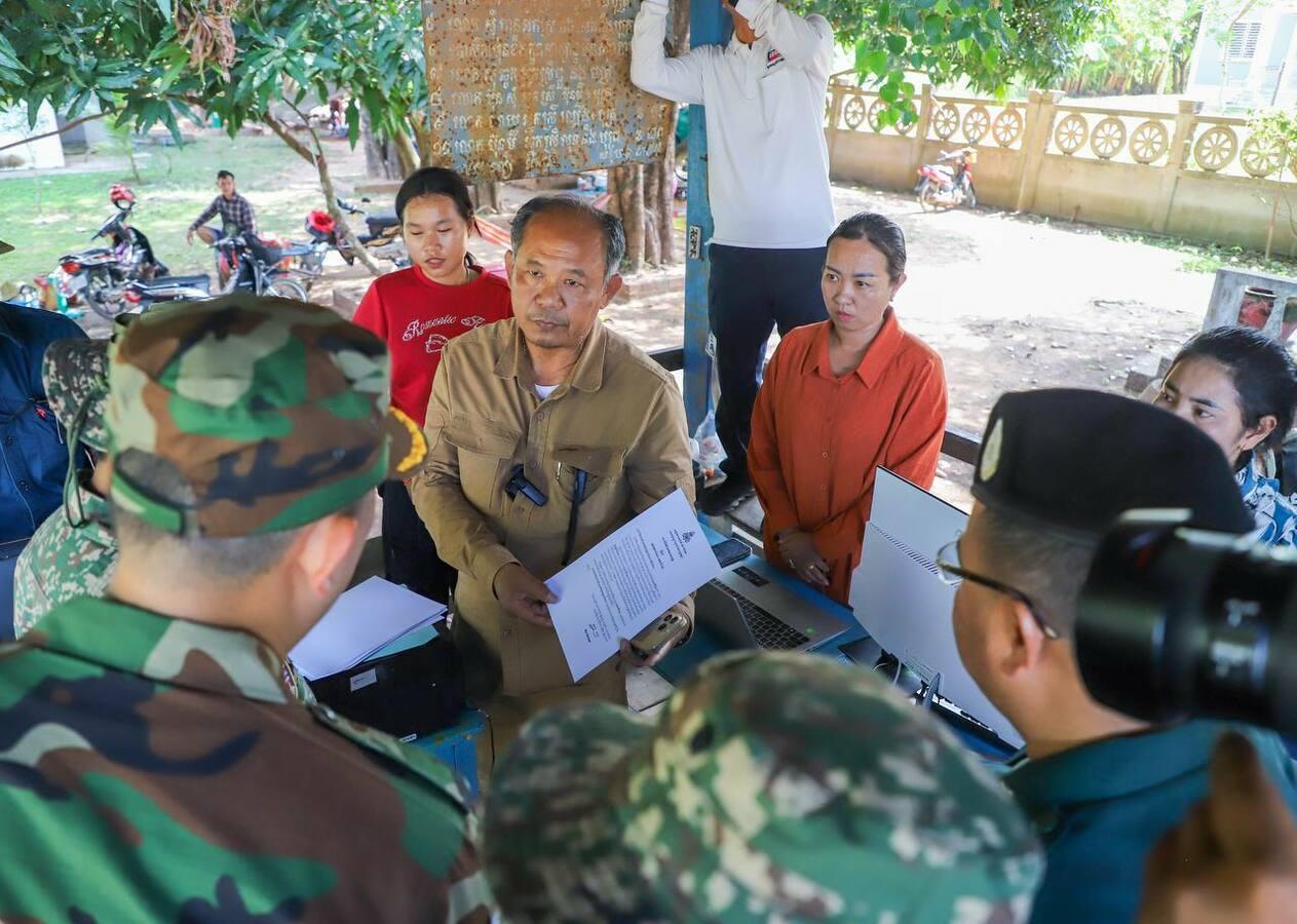 ក្រុមអ្នកសង្កេតការណ៍អាស៊ាន ចុះពិនិត្យជនភៀសសឹកនៅបន្ទាយមានជ័យ ក្រោយហេតុការណ៍បាញ់ប្រហារដ៏រន្ធត់