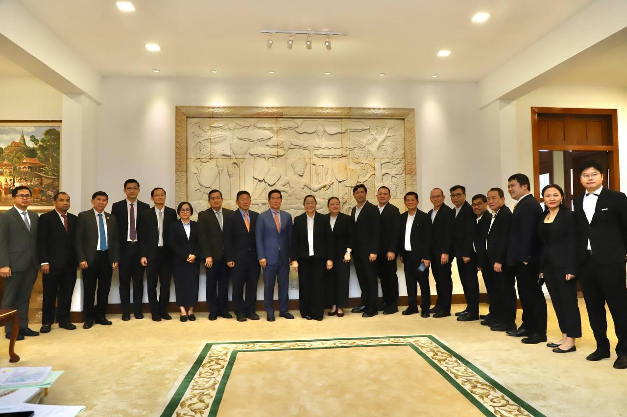 ទីក្រុងម៉ាណដាលូយ៉ុងហ្វីលីពីន ទៅសិក្សាគំរូកាត់ខ្សែកាប្លក្រោមដីពីភ្នំពេញ