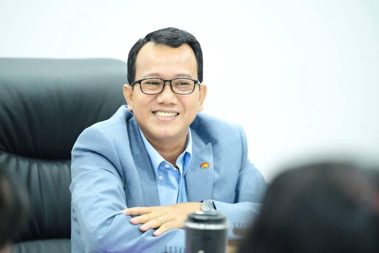 ៣ គន្លឹះមាស! ផ្លាស់ប្តូរខ្លួនឯងឲ្យក្លាយជាមនុស្សរឹងមាំ និងបត់បែនដូចទឹក!