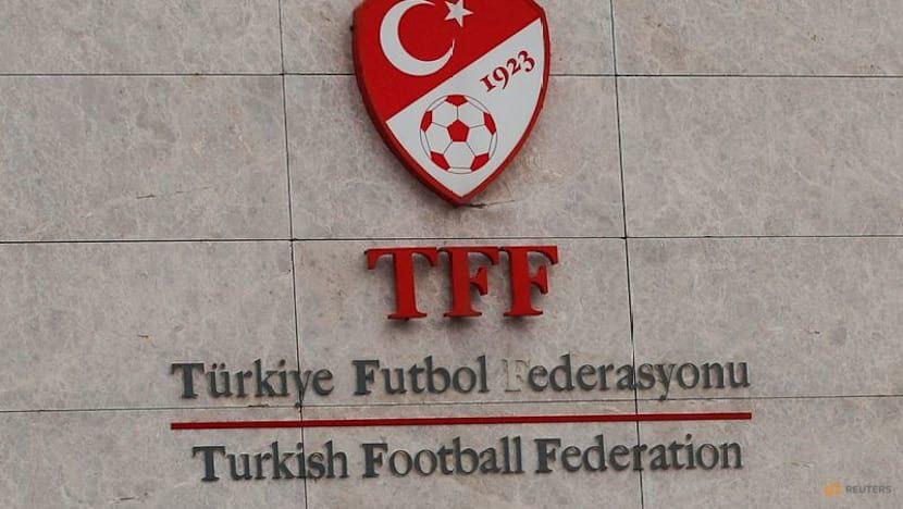 ទួរគីកក្រើក! ចាប់ខ្លួនមន្ត្រីក្លឹបជាន់ខ្ពស់ ៨រូប និងផ្អាកកីឡាករជាង ១ពាន់នាក់ ពាក់ព័ន្ធល្បែងស៊ីសងបាល់ទាត់ខុសច្បាប់!