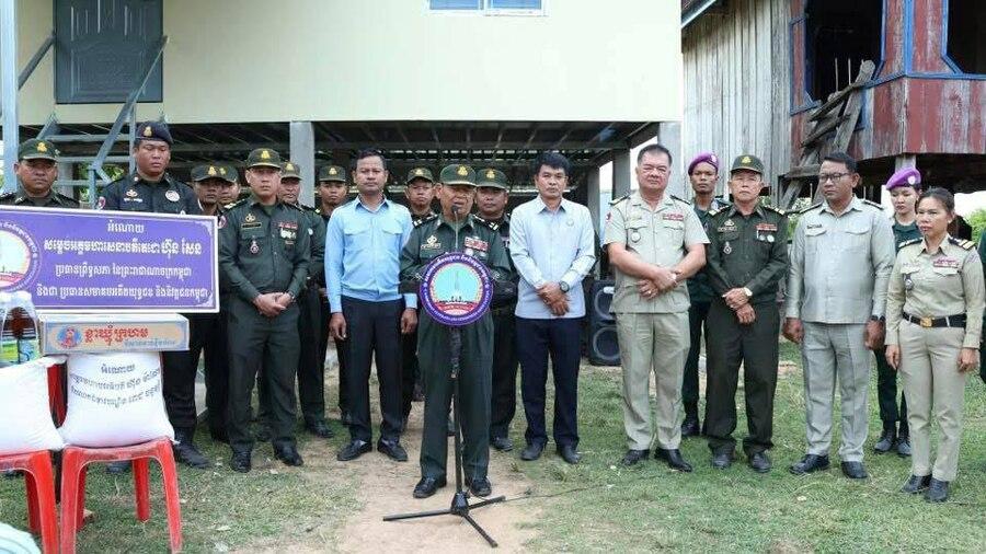 សម្តេចតេជោ ហ៊ុន សែន និងសម្តេចធិបតី ហ៊ុន ម៉ាណែត ផ្តល់ផ្ទះថ្មីជូនអតីតយុទ្ធជនពិការនៅកំពង់ធំ