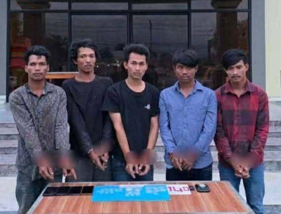 ផ្ទុះប្រតិបត្តិការធំ! អាជ្ញាធរភ្នំស្រួច វាយបំបែកបណ្ដាញជួញដូរគ្រឿងញៀនឃាត់ខ្លួន៥នាក់ រឹបអូសថ្នាំញៀនជិត២០០គ្រាប់