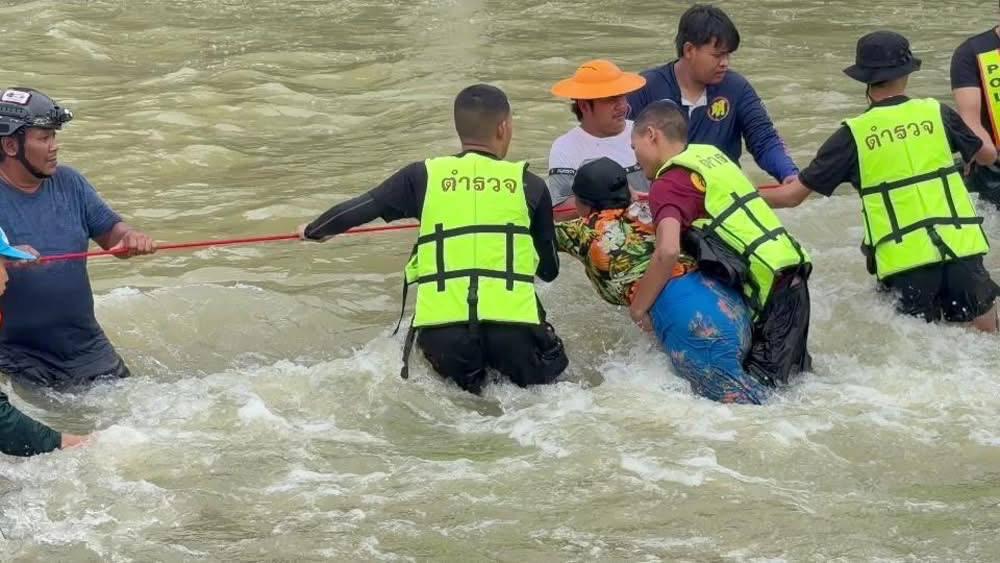 វិបត្តិទឹកជំនន់ភាគខាងត្បូងថៃកាន់តែធ្ងន់ធ្ងរ៖ មនុស្សជាង២លាននាក់រងផលប៉ះពាល់ និងមានអ្នកស្លាប់១៣នាក់