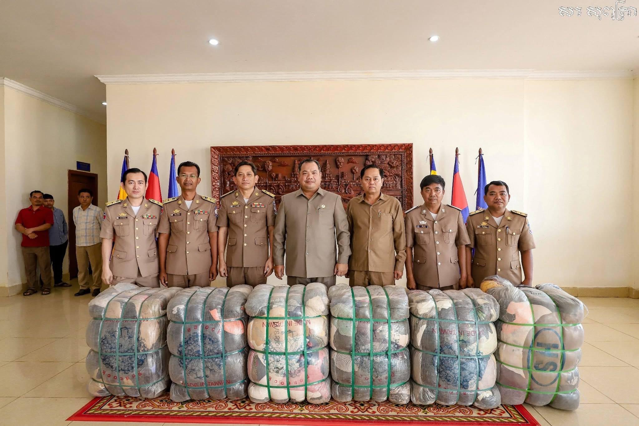 អភិបាលខេត្តស្ទឹងត្រែង ប្រគល់អាវរងាជូនជនងាយរងគ្រោះ និងចូលរួមពិធីព្យាបាលឥតគិតថ្លៃ