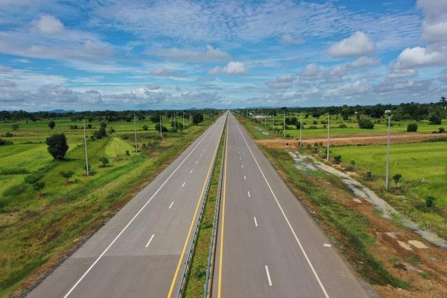 ផ្លូវជាតិលេខ៥ ឆ្អឹងខ្នងសេដ្ឋកិច្ចជាតិ៖ សម្រួលការធ្វើដំណើរ បង្កើនជីវភាពប្រជាពលរដ្ឋ និងទទួលបានការកោតសរសើរពីគ្រប់ទិសទី!