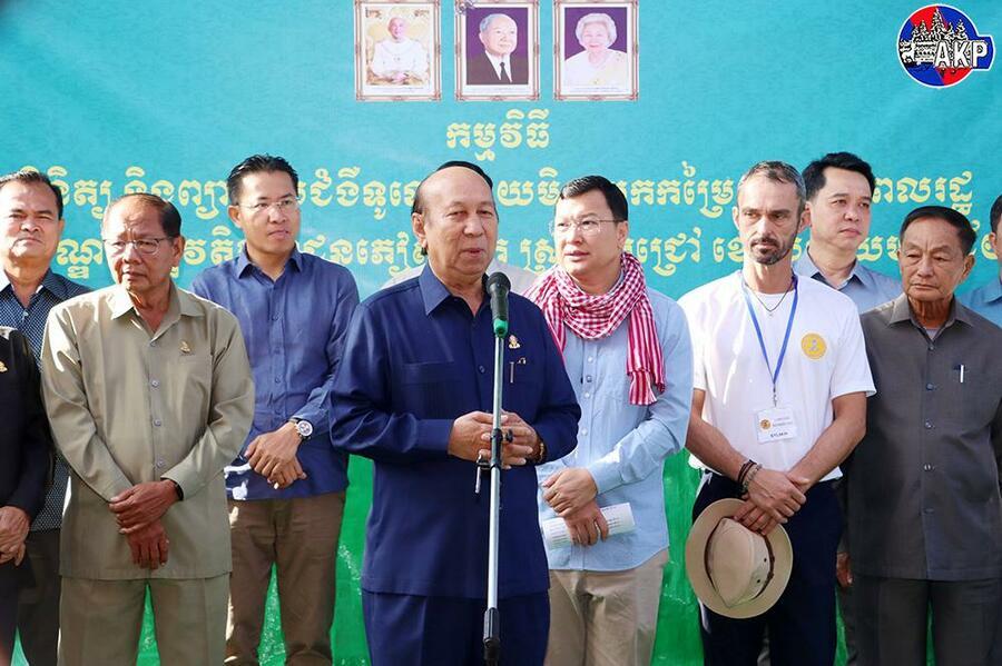 ក្រុមគ្រូពេទ្យបារាំង-ខ្មែរ ចុះជួយពិនិត្យព្យាបាលជូនប្រជាពលរដ្ឋភៀសសឹក នៅវត្តចាន់ស៊ី ខេត្តបន្ទាយមានជ័យ ដោយឥតគិតថ្លៃ!