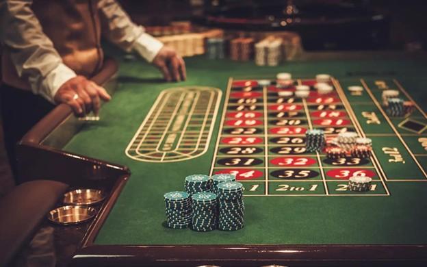 វៀតណាម៖ មន្ត្រី២រូបជាប់គុកជាង ៣ឆ្នាំ រឿងល្បែងស៊ីសងជាង ១០០លានដុល្លារ!