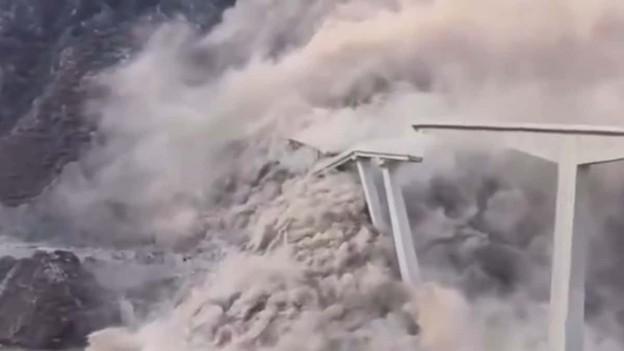 គួរឱ្យភ្ញាក់ផ្អើល! ស្ពានតម្លៃរាប់លានដុល្លារនៅចិនបាក់ធ្លាក់មួយចំណែក ក្រោយសម្ពោធមិនទាន់បានប៉ុន្មានខែ!