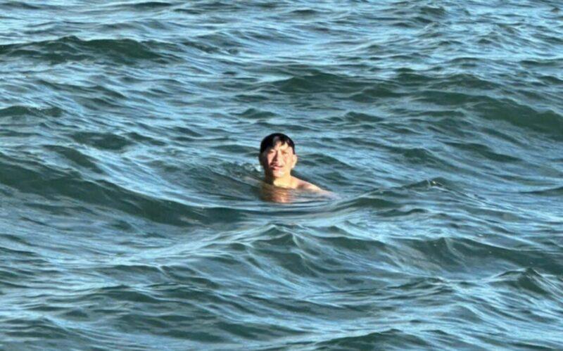 អព្ភូតហេតុ! បុរសវៀតណាម៣នាក់ រស់រានមានជីវិតក្រោយរសាត់តាមព្យុះកាល់ម៉ាហ្គីអស់៤០ម៉ោងលើផ្ទៃសមុទ្រ