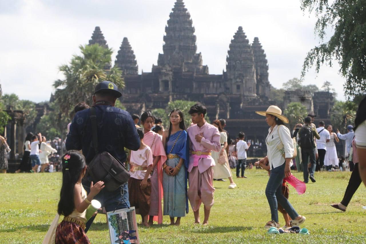អង្គរវត្តនៅតែខ្លាំង! ទាក់ទាញភ្ញៀវទេសចរ ១៧១ សញ្ជាតិ នាំចំណូល ៣៥.៥៧ លានដុល្លារ ត្រឹម ១០ ខែឆ្នាំ២០២៥