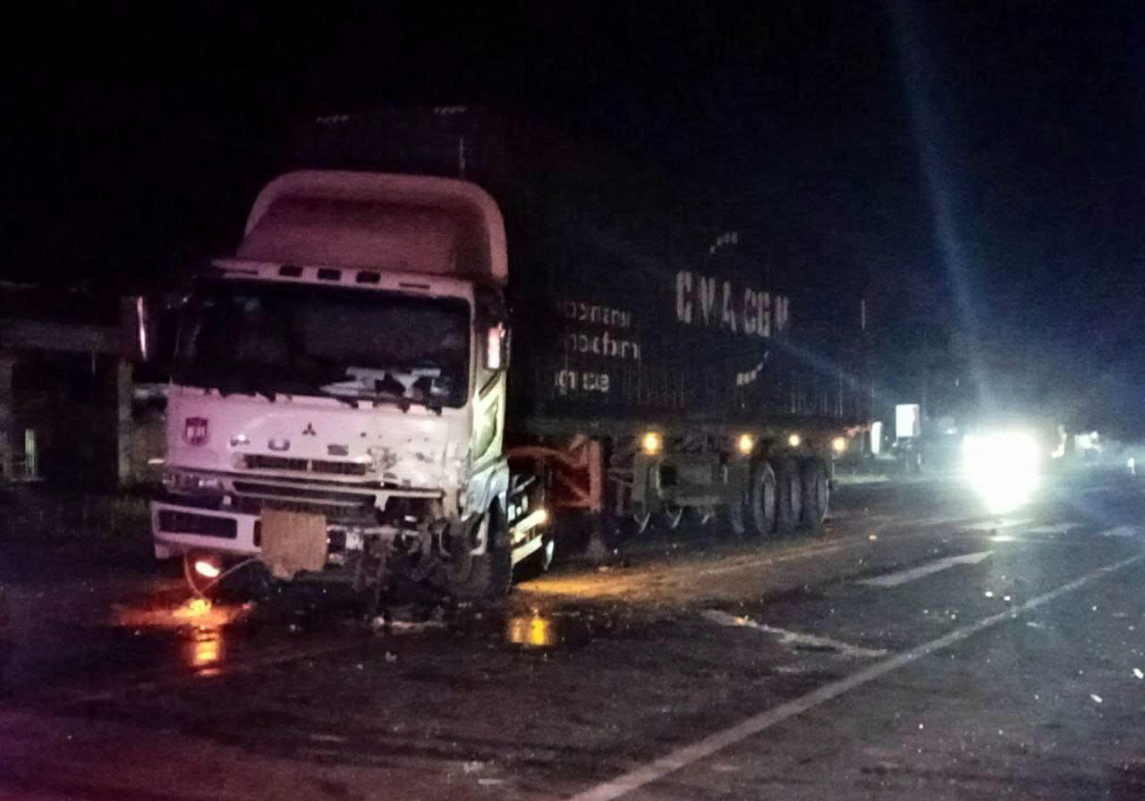 រថយន្ត៣គ្រឿងបុកបន្តកន្ទុយគ្នា តៃកុងម្នាក់របួសធ្ងន់ធ្ងរនៅផ្លូវជាតិលេខ៤