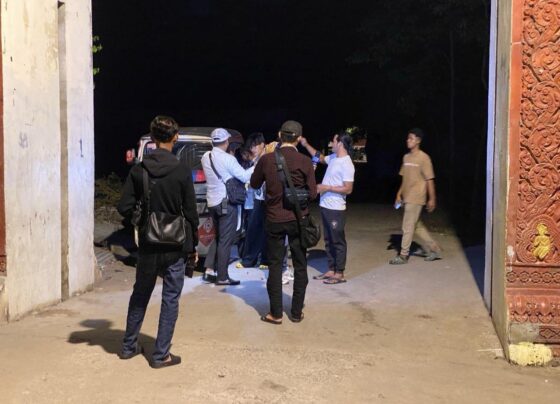 ​រឿង​ភ្ញៀវបា.ញ់​លុយ​លើស​ ហើយ​សុំ​ដក​លុយ​ក្រៅ តែអ្នករត់កង់បីអត់មានលុយ ផ្ទុះជម្លោះចា.ក់អ្នករត់កង់បី ផ្អើល​មុខ​វត្តកំសាន្ត​