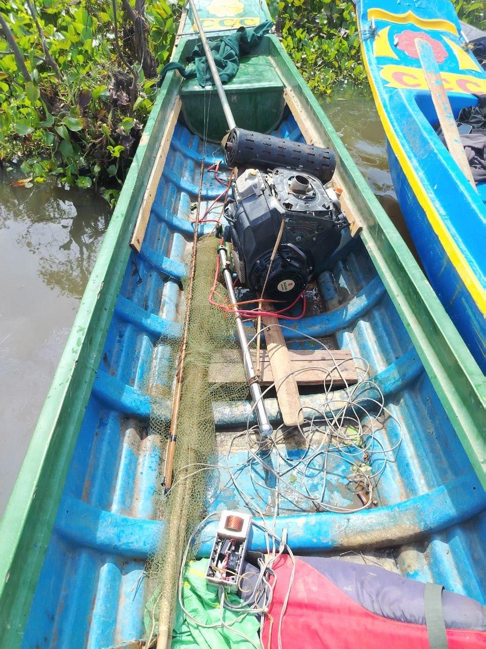 ជនល្មើសរត់បាត់ស្រមោល បន្សល់ទុកទូកស្មាច់និងឧបករណ៍ឆក់ត្រីឱ្យសមត្ថកិច្ច