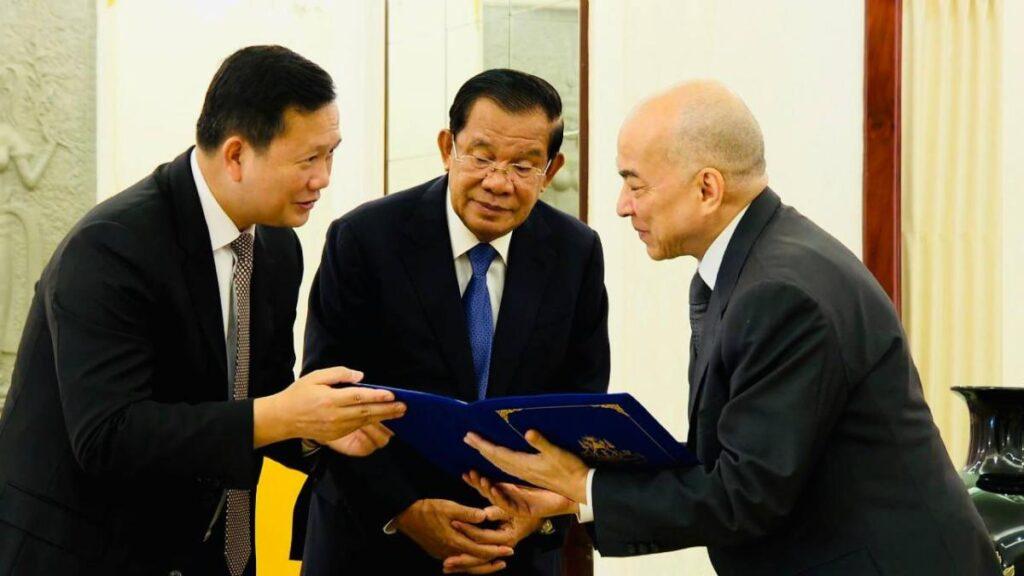 ព្រះមហាក្សត្រ ប្រោសព្រះរាជទានព្រះរាជដំណាក់ដ៏ឧត្ដុង្គឧត្ដម២ ជូនជាតិធ្វើជាសារមន្ទីរ និងបេតិកភណ្ឌជាតិ