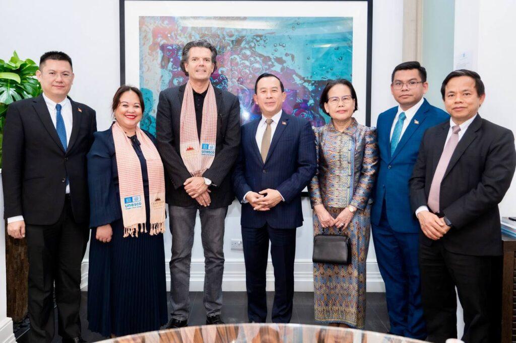 កម្ពុជាត្រៀមខ្លួនទទួលស្វាគមន៍តារាចម្រៀងអូប៉េរ៉ាពិភពលោក Andrea Bocelli!