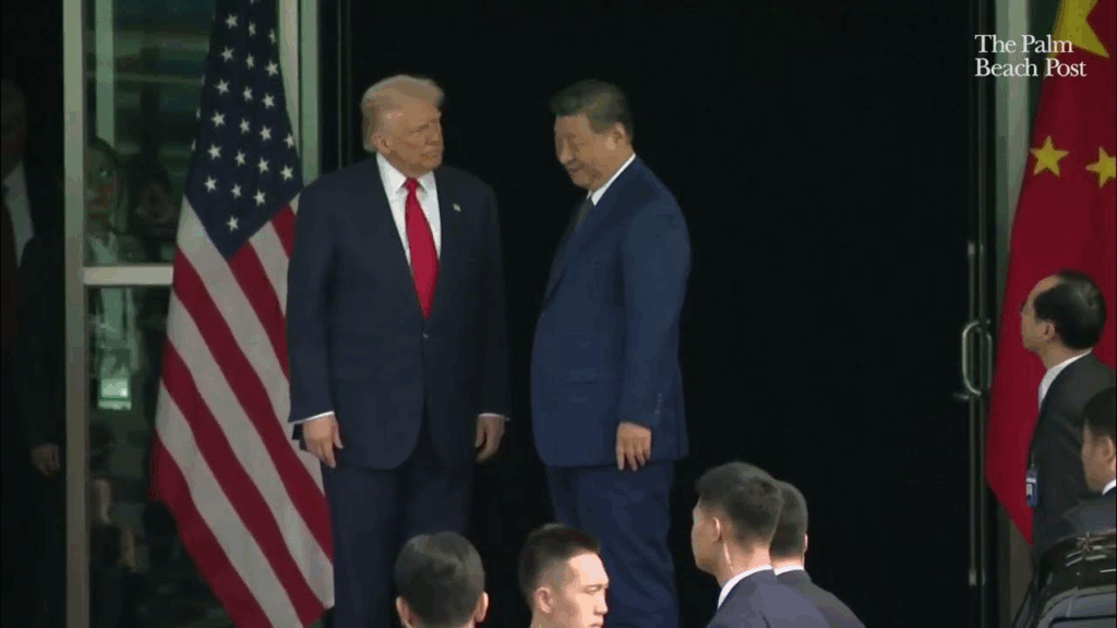 ត្រាំ និងស៊ី សន្ទនាទូរស័ព្ទ ពិភាក្សាបញ្ហាពាណិជ្ជកម្ម និងផែនការជួបផ្ទាល់