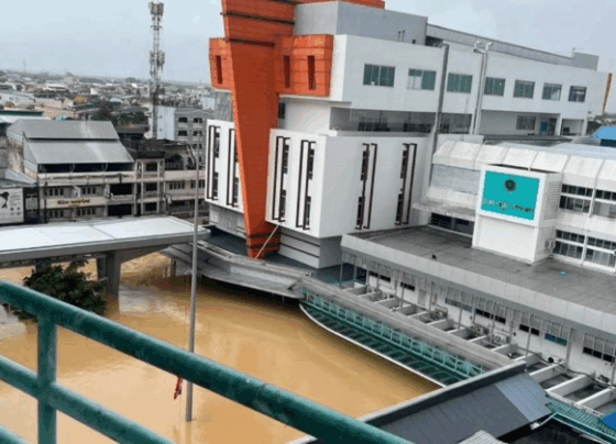 ត្រឹមតែនៅមន្ទីរពេទ្យ​ Hat Yai មានមនុស្សស្លាប់អំឡុងគ្រោះទឹកជំនន់ដល់ទៅ ១៤នាក់