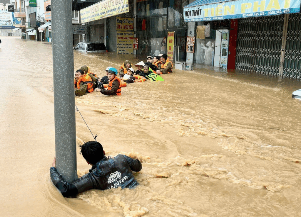 គ្រោះមហន្តរាយធម្មជាតិវាយប្រហារអាស៊ីអាគ្នេយ៍ បណ្តាលអ្នកស្លាប់រាប់រយនាក់