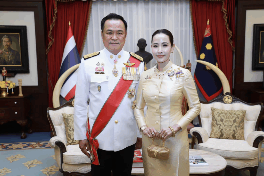 ភរិយារដ្ឋមន្ត្រីថៃ លោកស្រី Thananon សុំទោសជាសាធារណៈ ក្រោយពាក្យសម្ដីរអាក់រអួលដាក់អ្នកកាសែត!