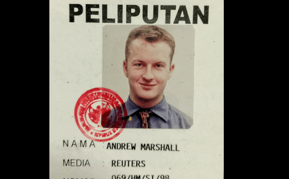 អ្នកសារព័ត៌មានជើងចាស់ស្និទ្ធរាជវាំងថៃ ទម្លាយការពិតជុំវិញជម្លោះព្រំដែន រិះគន់សារព័ត៌មានថៃ Khaosod