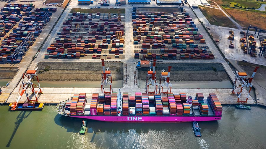 វៀតណាម​នៅតែខ្លាំង! សម្រេច​អតិរេក​ពាណិជ្ជកម្ម​ជិត ២០ ពាន់​លាន​ដុល្លារ​ក្នុង​១០​ខែ បើទោះ​ថយ​បន្តិច​ពី​ឆ្នាំ​មុន