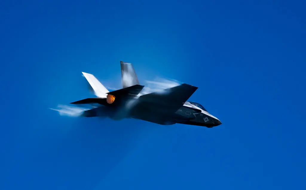 ត្រាំ ប្តេជ្ញាលក់យន្តហោះ F-35 ឲ្យអារ៉ាប៊ីសាអូឌីត ទោះប្រឈមហានិភ័យបច្ចេកវិទ្យា