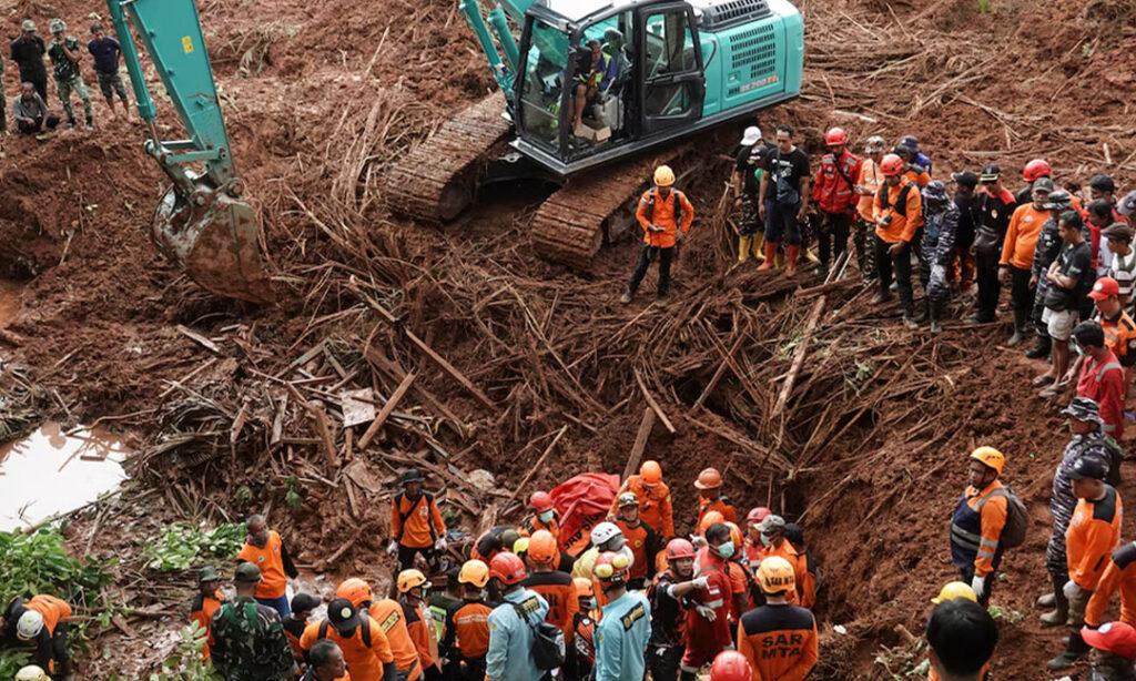 គ្រោះមហន្តរាយបាក់ដីនៅឥណ្ឌូណេស៊ី! ស្លាប់ ១១ នាក់ បាត់ខ្លួន ១២ នាក់ កំពុងបង្កការព្រួយបារម្ភយ៉ាងខ្លាំង