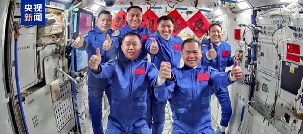 ចិនបាញ់បង្ហោះយានអវកាស Shenzhou-២១ ដោយជោគជ័យ! អវកាសយានិក២ក្រុមជួបជុំគ្នាលើលំហ!