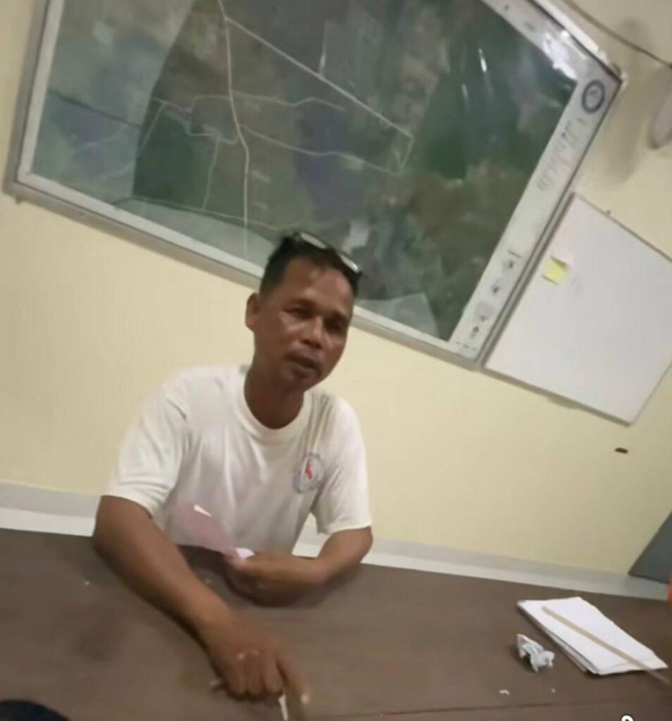 មេប៉ុស្តិ៍ព្រែកតាអី ត្រូវស្នងការខេត្តស្វាយរៀងដកបញ្ឈរជើងភ្លាមៗ ក្រោយបែកធ្លាយវីដេអូប្រើពាក្យសម្ដីមិនសមរម្យដាក់ពលរដ្ឋរងគ្រោះ!