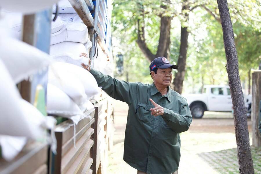 ទេសរដ្ឋមន្ត្រី គន់ គីម ចុះពិនិត្យមណ្ឌលសុវត្ថិភាពជនភៀសសឹកនៅព្រះវិហារ បន្ទាប់ពីកងទ័ពថៃវាយប្រហារ