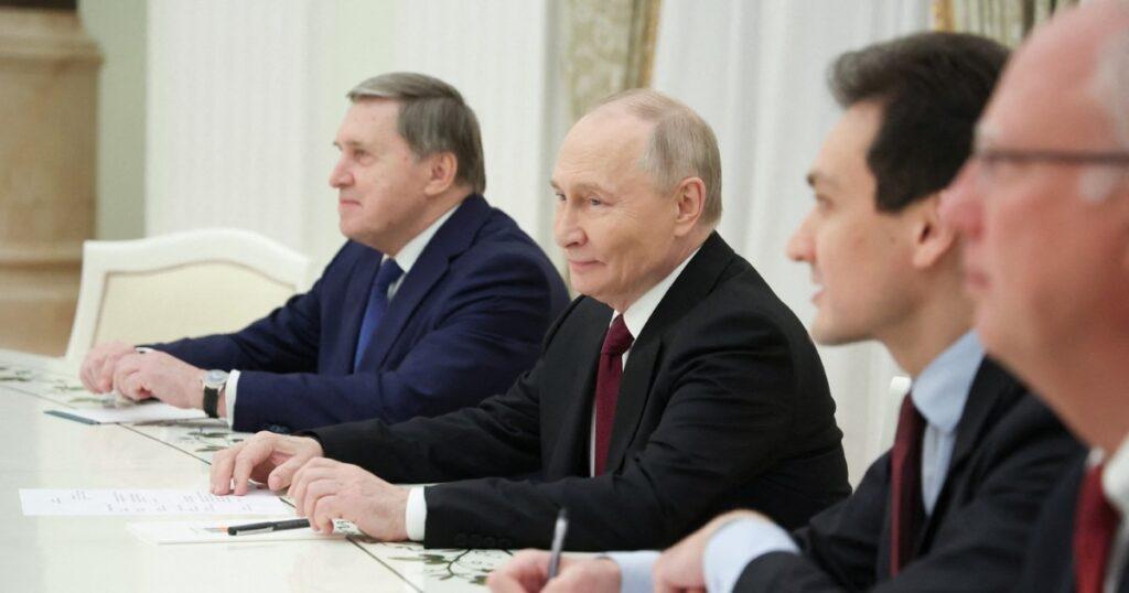 ត្រាំ​អះអាង​ផ្លូវ​សន្តិភាព​អ៊ុយក្រែន​នៅ​ស្រពេចស្រពិល ទោះ​បី​មាន​ការ​ចរចា​ជាមួយ​ពូទីន​ជាច្រើន​ម៉ោង